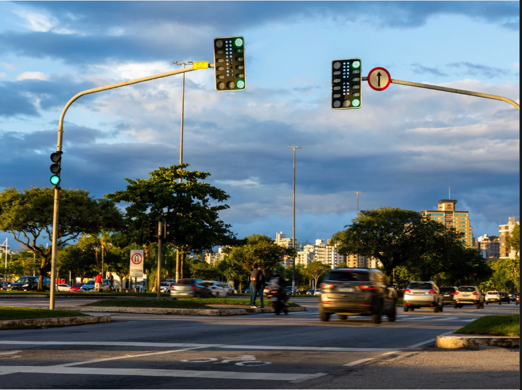 Semáforo Inteligente com informador de tempo em funcionamento